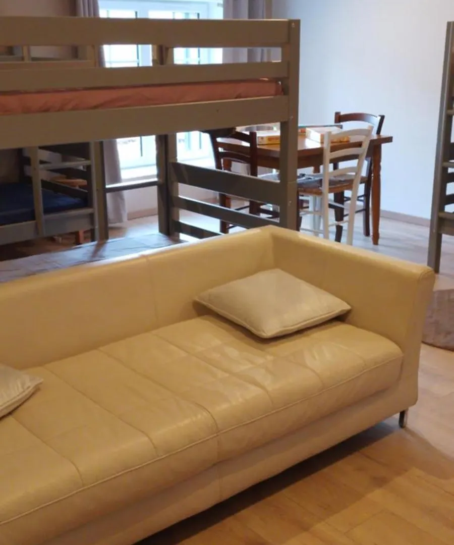 Gite 12 Personnes Creysseilles Holiday home