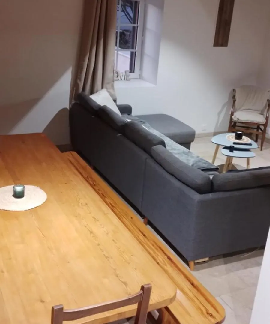 Holiday home Gite 12 Personnes Creysseilles